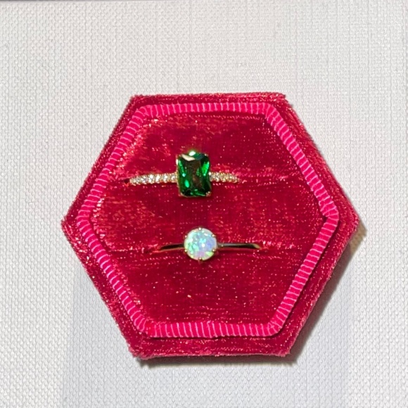 Rings - Picture 6 of 7